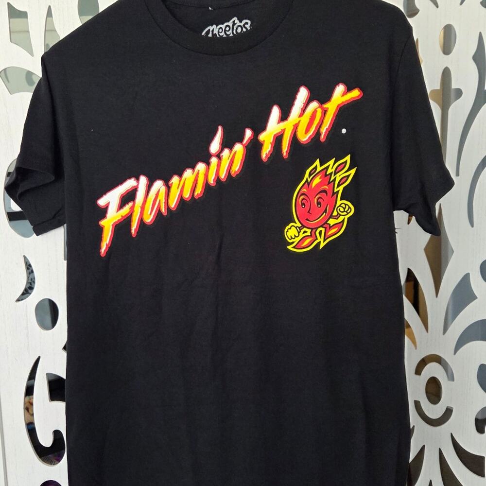 Cheetos Flamin Hot Graphic T-Shirt Mens Small Black Chester Cheetah Snack NWOT